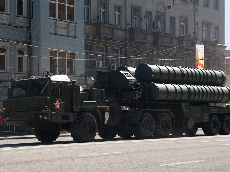 Минобороны России в августе направит в Крым полк новейших ракетных комплексов С-400 "Триумф"