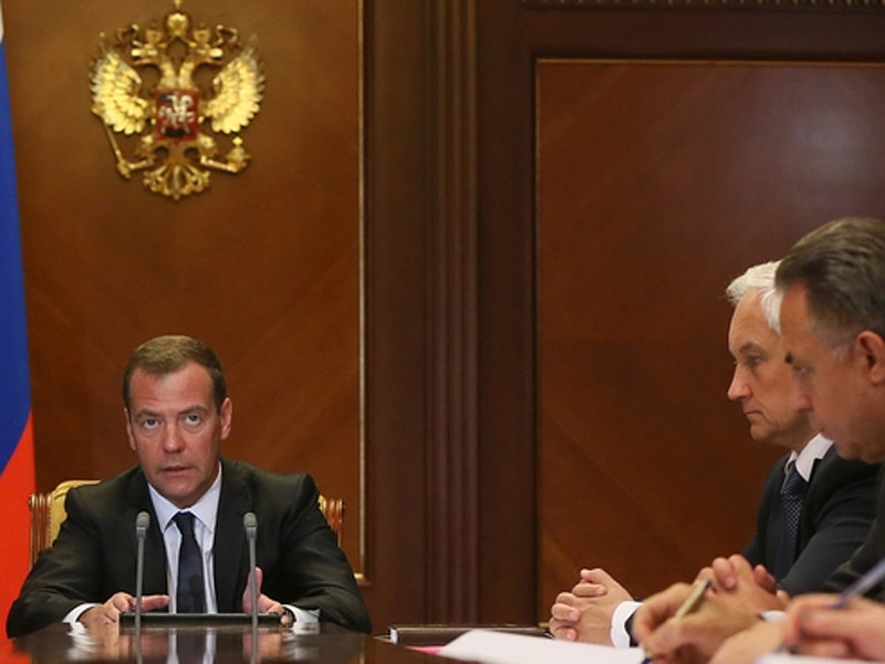 Премьер-министр РФ Дмитрий Медведев снял запрет на иностранных госзакупки для четырех силовых ведомств, Управделния делами президента и Федеральной службы по техническому и экспортному контролю (ФСТЭК)