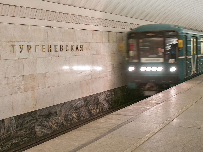 На станции московского метро "Тургеневская" в воскресенье, 24 июля, произошло задымление