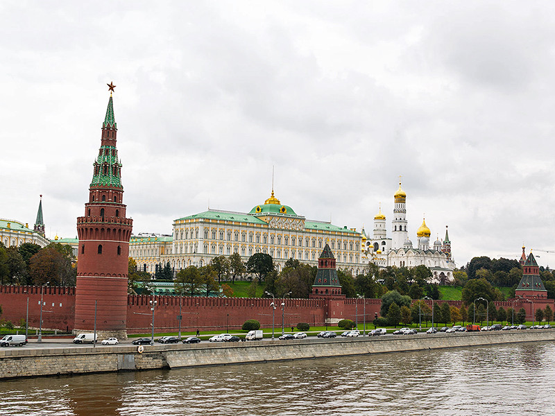 В Кремле прокомментировали высказывания президента США Барака Обамы, допустившего, что Россия будет пытаться оказывать влияние на процесс выборов нового американского лидера, намеченных на 8 ноября
