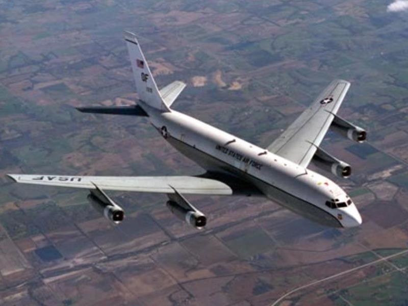 В Хабаровске совершил экстренную посадку американский самолет-разведчик, выполнявший полет в рамках реализации международного Договора по открытому небу, передает агентство "Байкал 24"