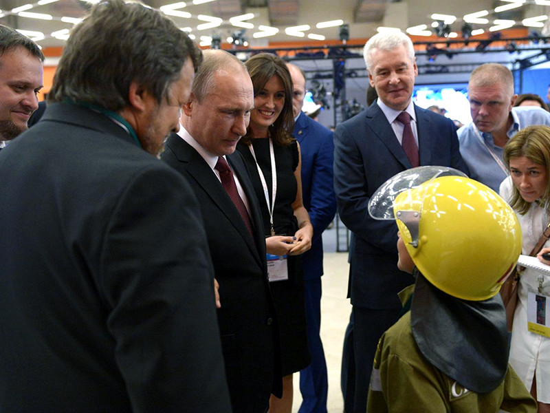 Президент РФ Владимир Путин посетил выставку проектов, подготовленных с участием Агентства стратегических инициатив (АСИ)
