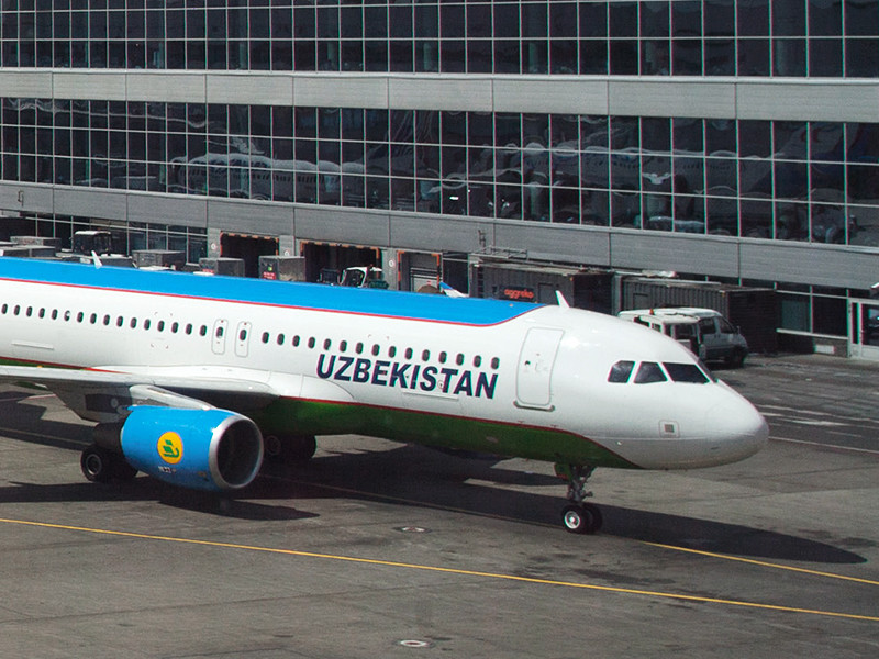 Авиалайнер Boeing-737 авиакомпании Uzbekistan Airways, вылетевший из аэропорта "Пулково" Санкт-Петербурга в узбекскую Фергану, совершил экстренную посадку в "Пулково" на одном двигателе