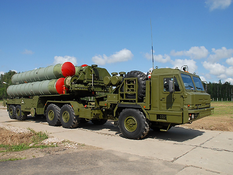 В Крым перебросили ракетную систему С-400