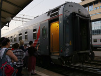 Вместе с тем ЧП привело к задержке восьми других пассажирских поездов на время до полутора часов. ОАО "РЖД" извинилась перед пассажирами за доставленные неудобства