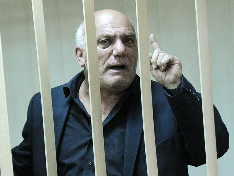 Пресненский районный суд в пятницу, 26 августа, арестовал на два месяца предпринимателя Арама Петросяна, обвиняемого в захвате отделения "Ситибанка" в центре Москвы