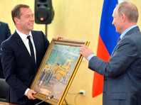 Путин в Крыму поздравил Медведева с днем рождения и подарил картину "В цеху"
