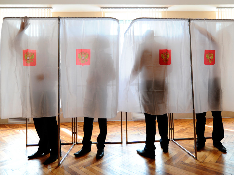 "Карусельщики стали умнее": наблюдатели сообщают о подвозе избирателей на участки