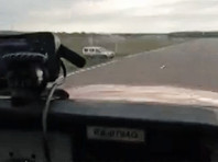 В Татарстане пилот избежал столкновения самолета с автомобилем на взлетно-посадочной полосе (ВИДЕО)