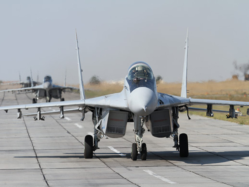 Истребители МиГ-29 отработали в Крыму бомбометание по условному противнику