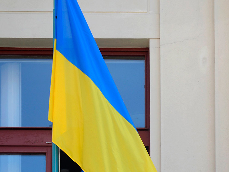 Генконсульство Украины в Петербурге забросали шариками с краской