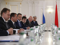 Медведев предложил властям Белоруссии обсудить "накопившиеся проблемы" в отношениях Москвы и Минска