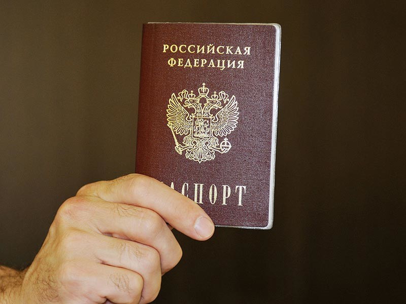Челябинцу, 20 лет не покидавшему квартиру из-за депрессии, оформили новый паспорт на дому