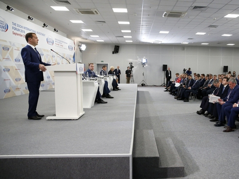 Медведев рассказал о деньгах для бедных регионов: им помогут дотации и более богатые области