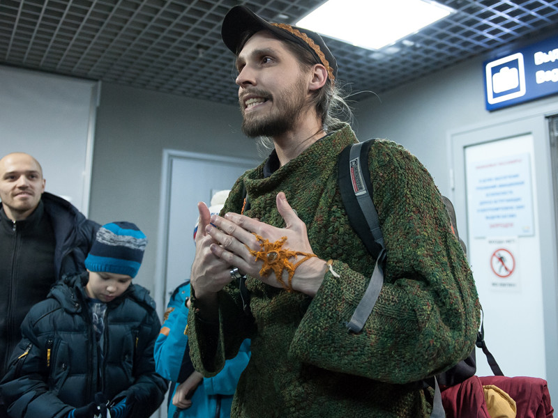 Российский путешественник Константин Журавлев, накануне освобожденный из трехлетнего плена в Сирии, не собирается надолго задерживаться в России: по прибытии в Томск он заявил о скорой поездке в Сомали и Афганистан
