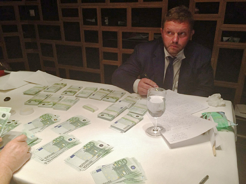 Деньги, взятые экс-губернатором Кировской области Никитой Белых у предпринимателя, предназначались для ремонта инфраструктуры Кирова, который планировалось провести в рамках подготовки города к выборам в Госдуму