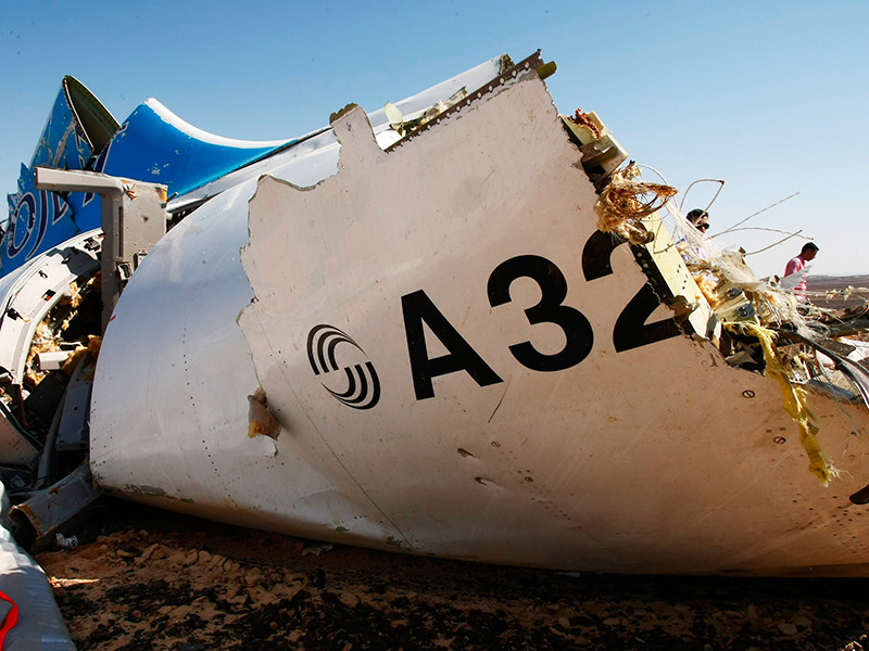 МАК обнародовал вывод о "взрывной декомпрессии" на борту разбившегося над Синаем самолета "Когалымавиа"