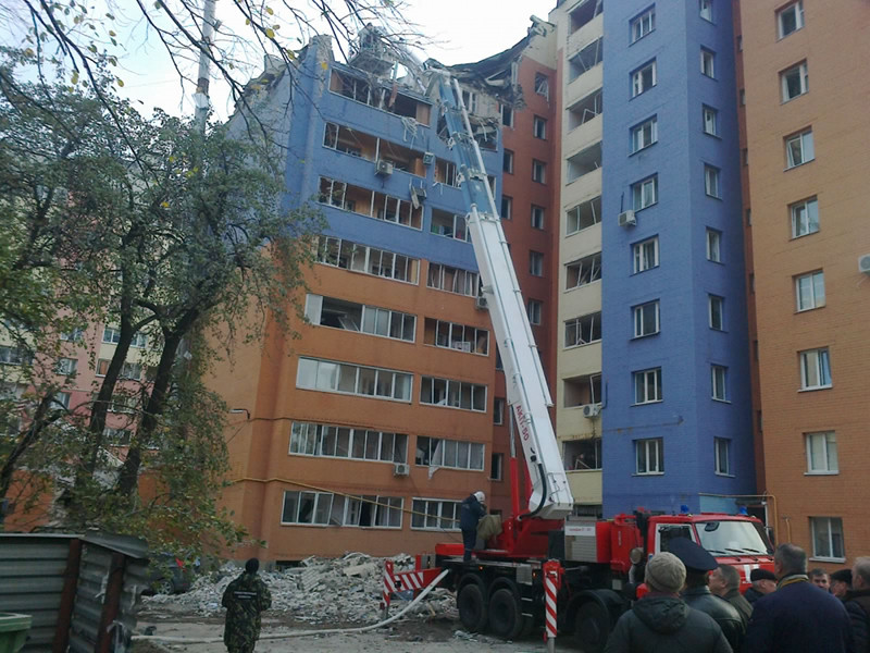 Обследование жилого дома в Рязани, где произошел взрыв газа, показало, что людей под завалами нет