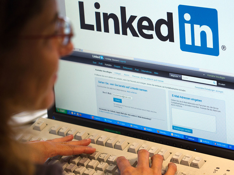 Роскомнадзор требует ограничить доступ интернет-пользователей к сайту крупнейшей в мире деловой соцсети LinkedIn