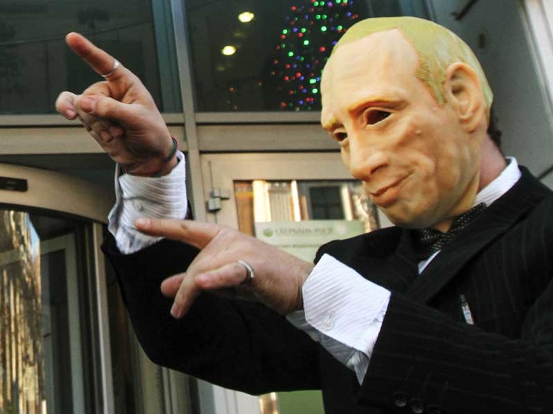 Задержанного у Кремля "активиста в маске Путина" посадили на 20 суток