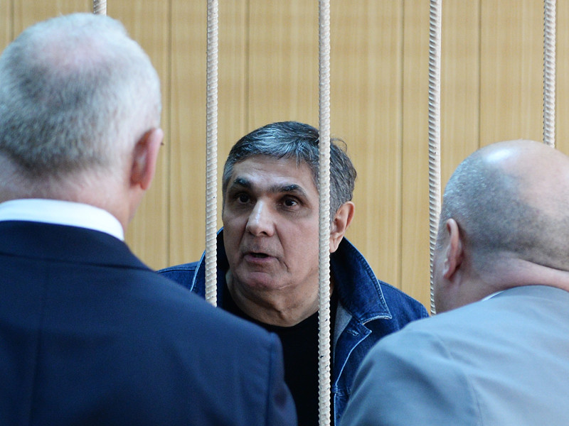 В Москве суд продлил арест Захарию Калашову, известному также как Шакро Молодой, обвиняемому по делу о вымогательстве, до 15 декабря