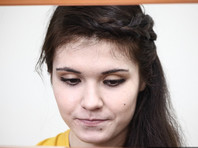 Летом Караулову отпустили после допроса без предъявления обвинений, а затем она сменила имя и фамилию и стала Александрой Ивановой