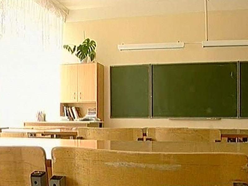 В Дагестане в связи с массовым отравлением продлили школьные каникулы