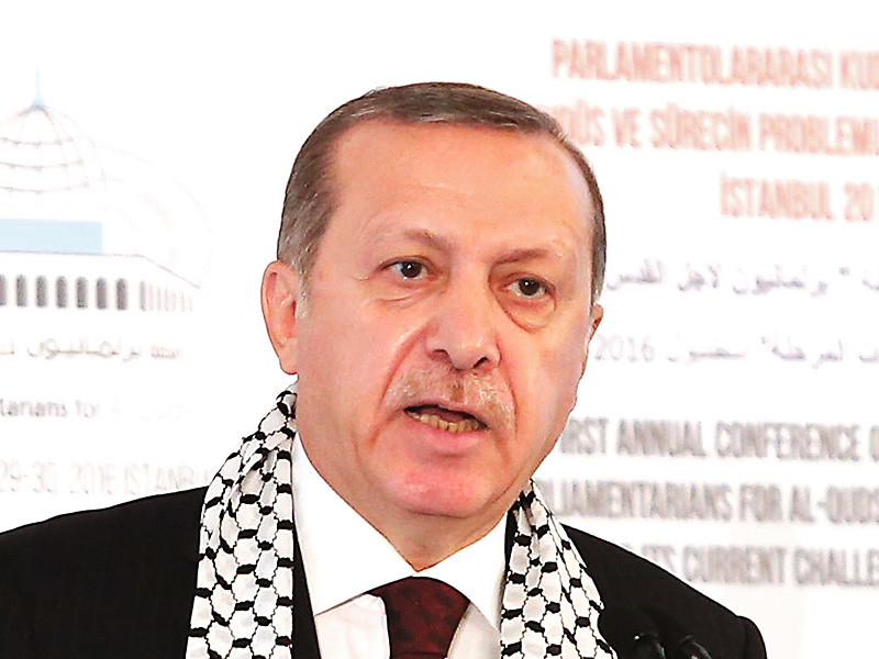 Заявление президента Турции Реджепа Тайипа Эрдогана, назвавшего накануне главной целью турецкой спецоперации в Сирии свержение президента Башара Асада, стало новостью для Кремля