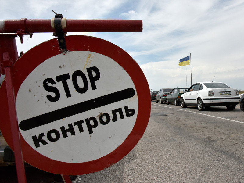 Российские пограничники со стрельбой задержали контрабандистов сала из Украины