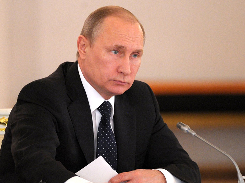 Путин освободил от должности четырех высокопоставленных руководителей Управделами президента, ФСБ, Минобороны и МВД