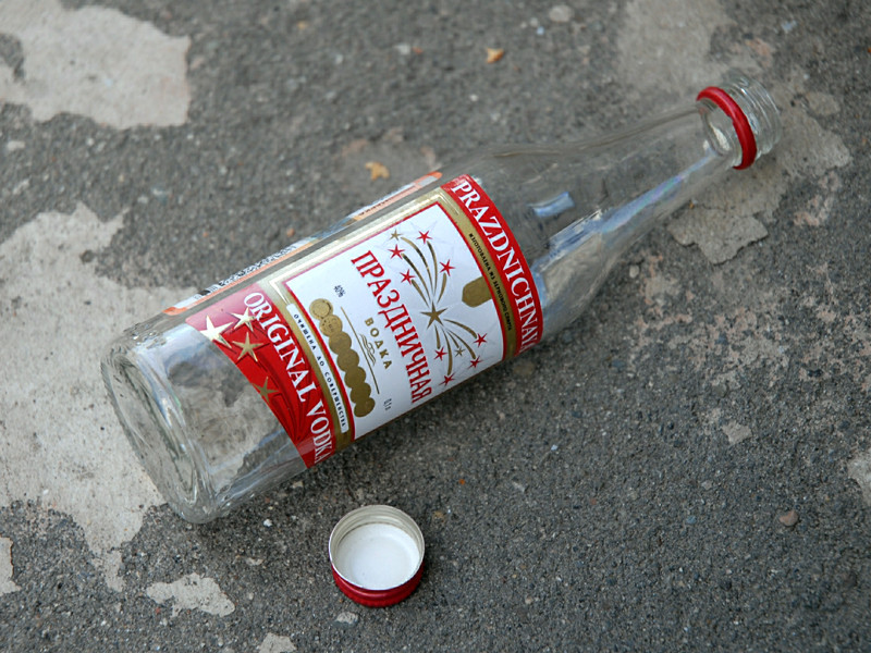 Медиков сибирской больницы, обвиненных пациентом в пьянстве, послали на семинар о вреде алкоголизма