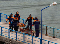 За первые сутки работ найдено 11 погибших из 92 находившихся на борту. Первый самолет с телами жертв авиакатастрофы отправлен в Москву