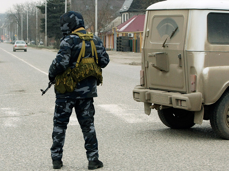 В столице Чечни Грозном после ночной перестрелки силовиков с боевиками разыскивают троих бандитов