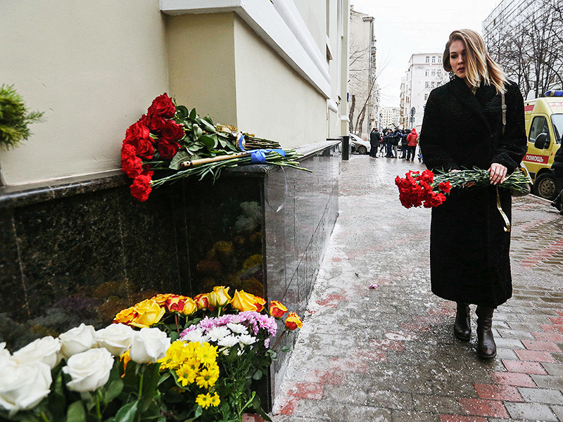 Утром 26 декабря, в день общенационального траура по погибшим в авиакатастрофе Ту-154 в Черном море, российские власти официально объявили, что основные версии трагедии не включают теракт