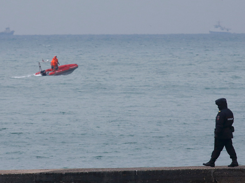 Поисковые работы у побережья Черного моря, где потерпел крушение самолет Минобороны РФ Ту-154