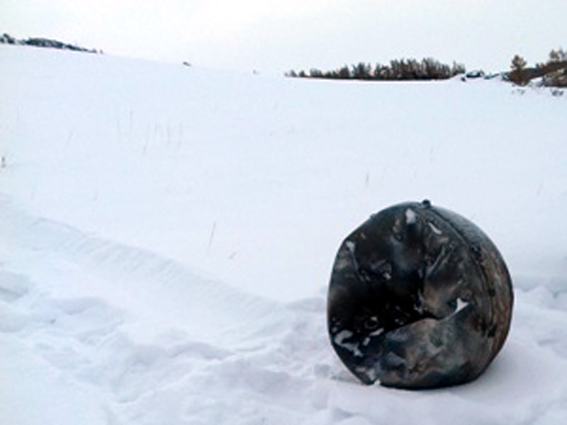 Обломок космического корабля "Прогресс", найденный в 15 км от села Эйлиг-Хем, 3 декабря 2016 года