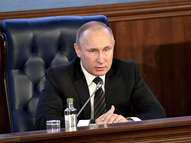 Президент Владимир Путин выразил глубокие соболезнования родственникам погибших в катастрофе Ту-154, летевшего в Сирию