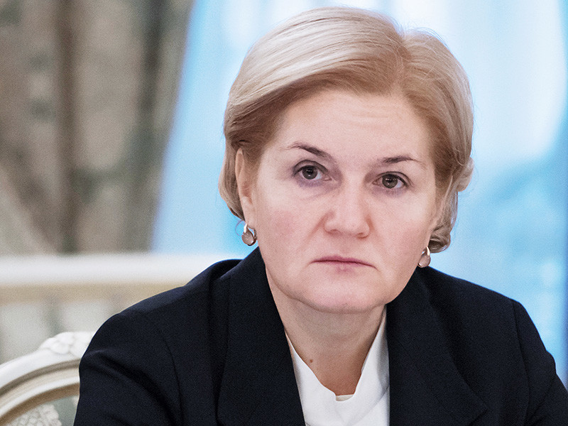 Вице-премьер Ольга Голодец заявила, что в России практически невозможно существовать на прожиточный минимум, устанавливаемый правительством. Также замглавы кабмина признала, что реальный уровень бедности в стране выше статистического