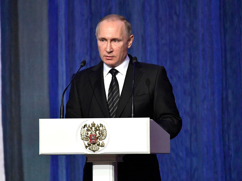 Путин поручил спецслужбам усилить безопасность "внутри России и вовне" в связи с терактами в Анкаре и Берлине