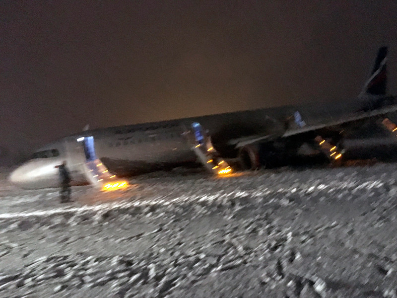 Авиакомпании перенесли все рейсы из закрытого после аварии аэропорта Калининграда