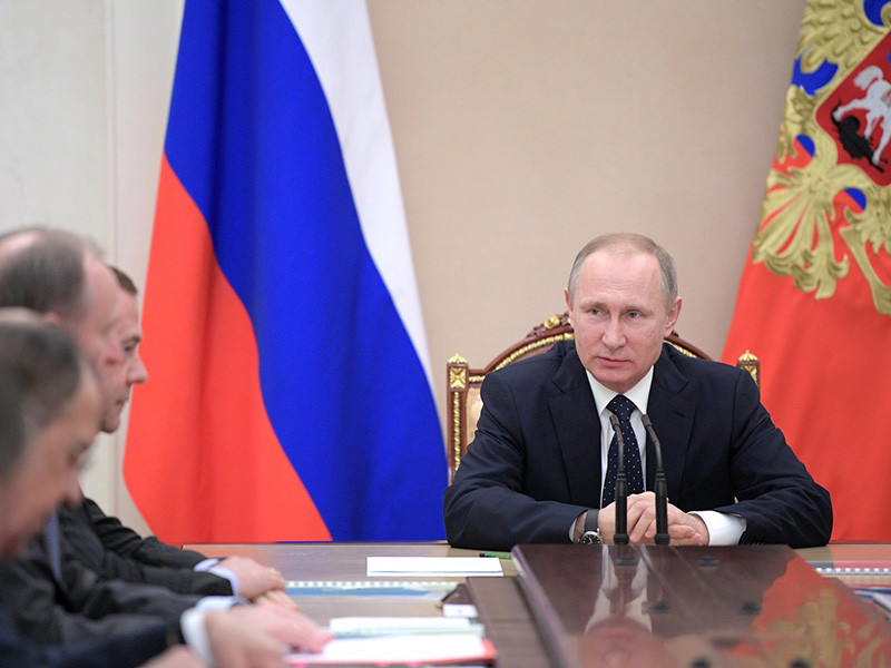 Деятельность Владимира Путина на посту президента РФ одобряют 85% россиян (в декабре - 84%)