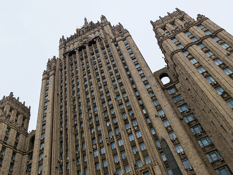 В Москве проходит закрытая встреча дипломатов из РФ и Китая, посвященная ситуации в Сирии. Мероприятие проходит в здании МИД РФ на Смоленской площади