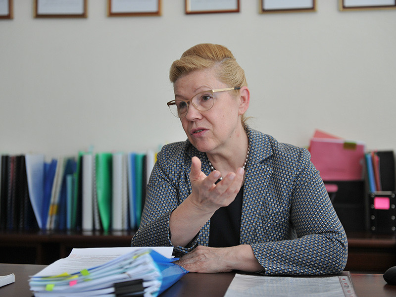 Сенатор от Омской области Елена Мизулина, подавшая 23 января заявление о выходе из партии "Справедливая Россия", уже на следующий день, во вторник, 24 января, была официально исключена из ее рядов