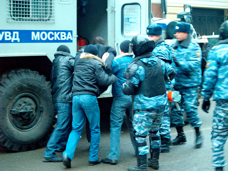 В Москве полиция задержала почти 30 строителей, решивших жаловаться на невыплату зарплаты