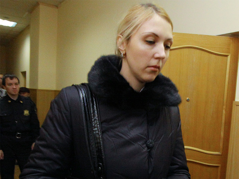 Сотрудница "Единой России", сбившая двух девушек на тротуаре, отделалась скромным штрафом