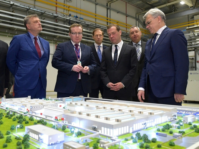 Медведев призвал бизнес раскошелиться на развитие среднего спецобразования