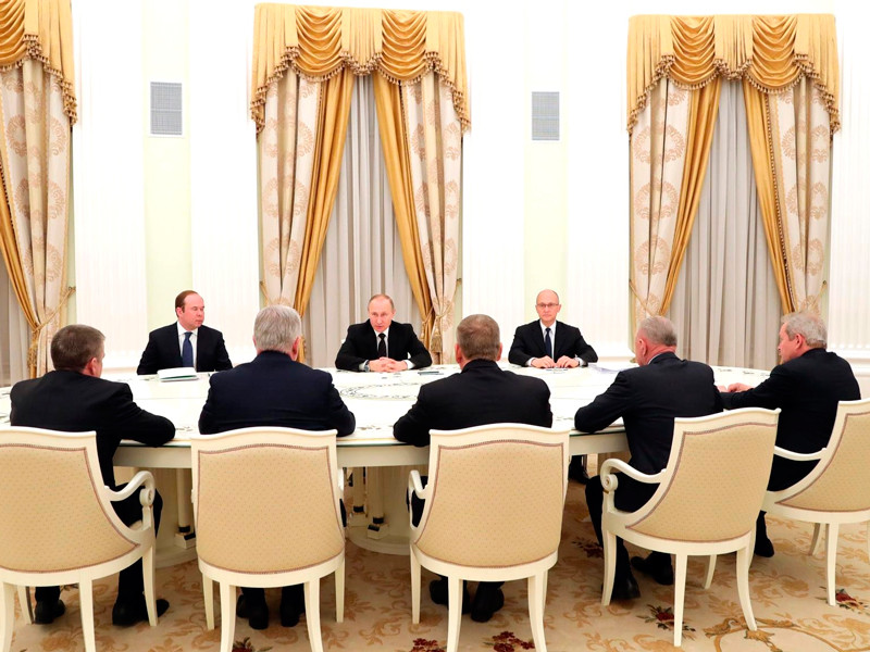 Путин призвал не удивляться череде отставок губернаторов