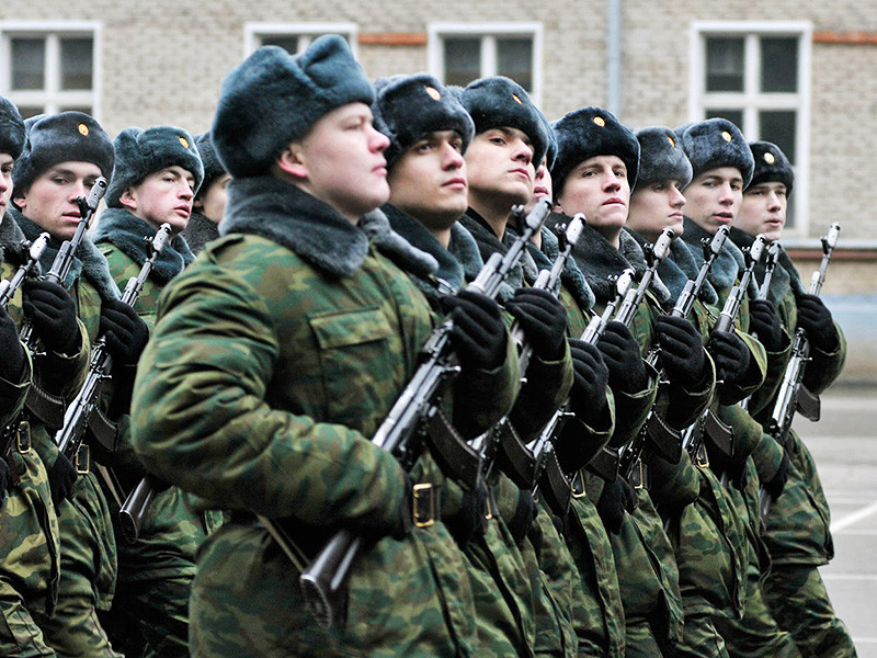 23 февраля в России отмечается День защитника Отечества. По случаю праздника в столице и других городах страны проходят различные торжественные мероприятия