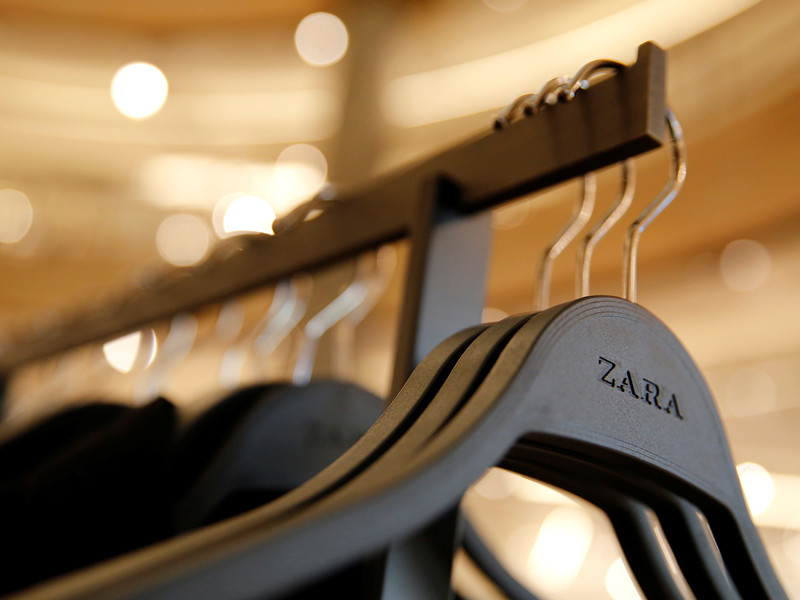 Испанская компания Inditex изъяла из принадлежащих ей сетей магазинов Zara и Pull & Bear в России рубашки, вызвавшие претензии экспертов Российской системы качества (Роскачество), усомнившихся в безопасности продукции для потребителей