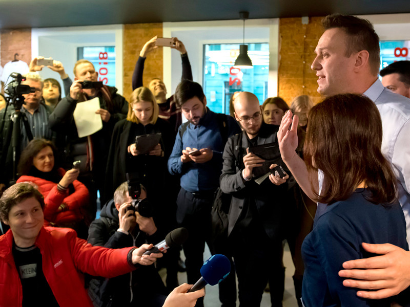 Навальный открыл избирательный штаб в Петербурге: волонтеров просили не мешать проезду